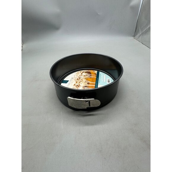 Chicago Metallic Professional Non-Stick Springform Pan 8" Heavy Duty springform - Picture 5 of 6